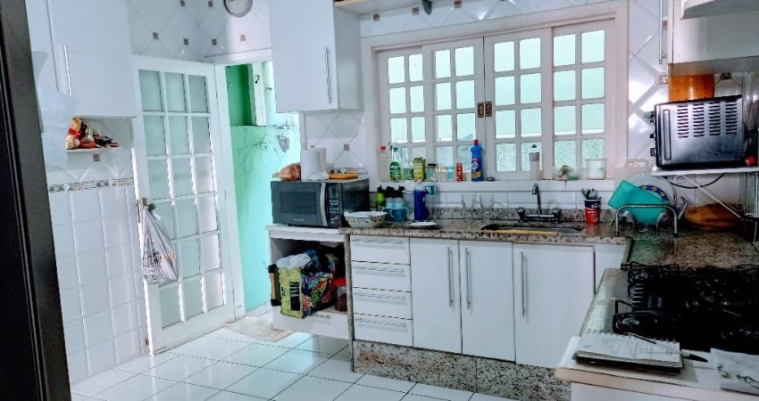 Casa dúplex 3 quartos -Vargem pequena