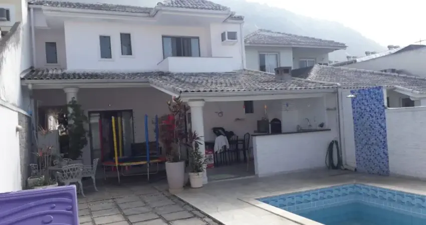 Casa dúplex-Raridade-localizacao privilegiada- Vargem pequena