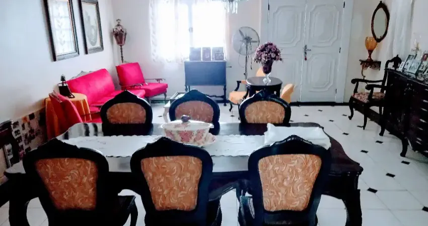 Casa triplex -Oportunidade -Pronta para mudar Vargem pequena