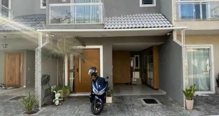 Casa triplex -cinematografica-fino acabamento -vargem pequena