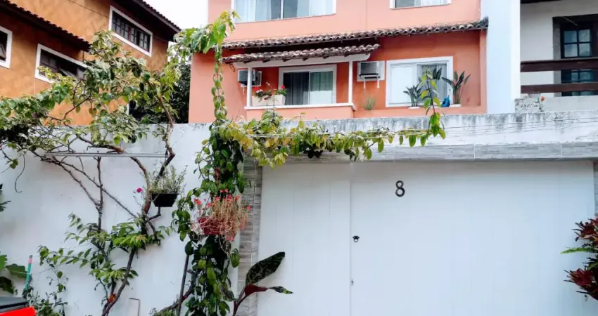 Casa triplex-4 suítes -Vargem pequena
