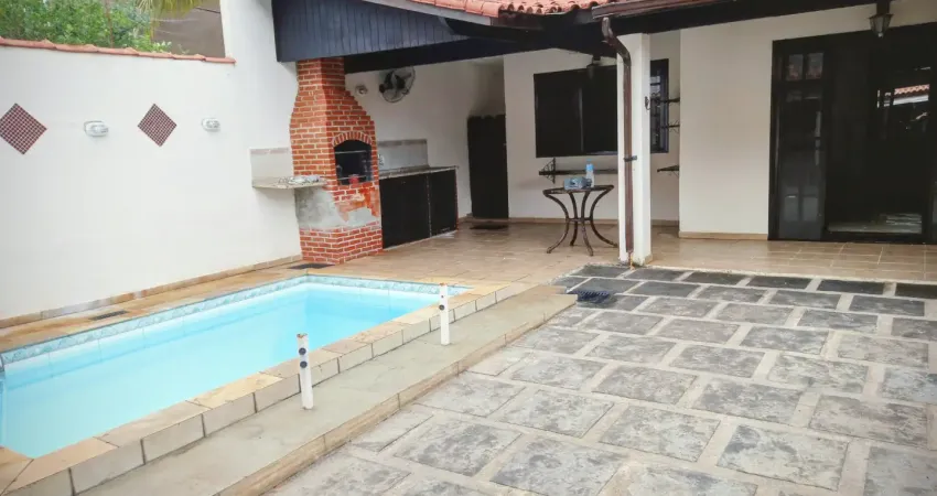 Casa triplex-preco abaixo do mercado-3 suites-vargem pequena