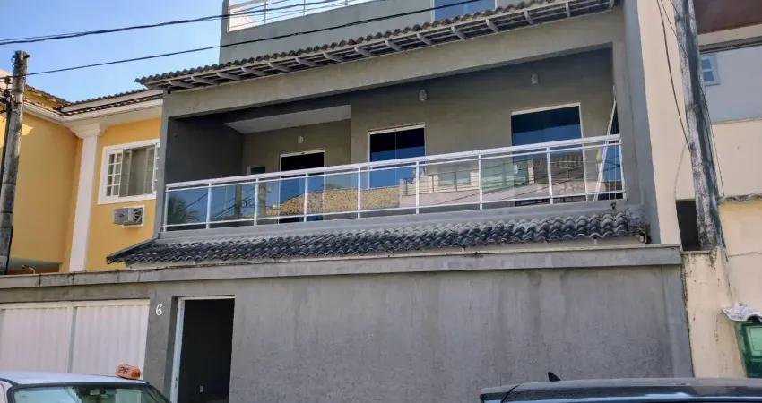 Casa triplex -4 quartos-suites-moderna-localizacao privilegiada-Vargem