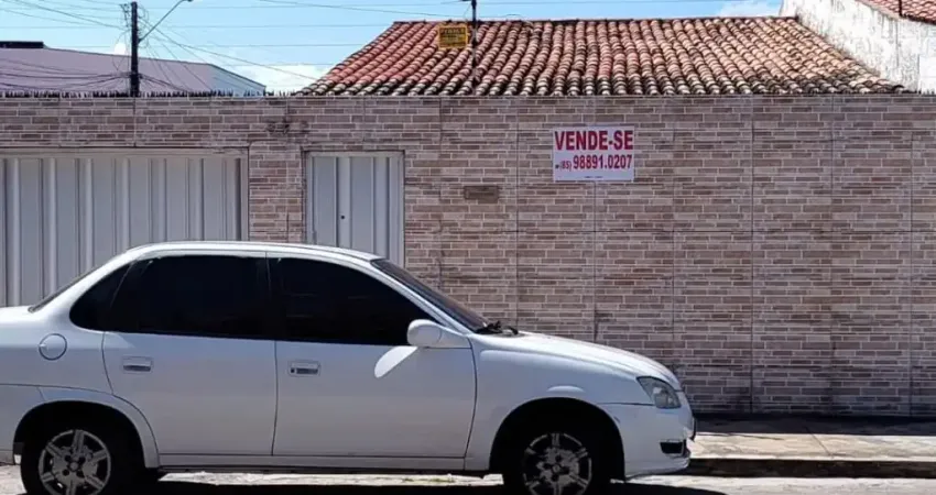 Casa com 3 quartos à venda na Rua Desembargador Félix Cândido, Jóquei Clube, Fortaleza