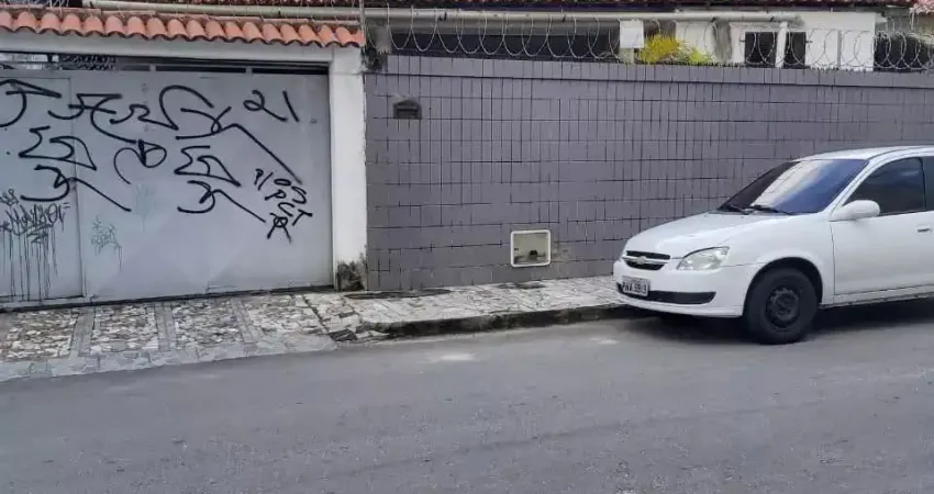 Vendo Excelente Casa na Rua Iguape  Bairro:  Parangaba