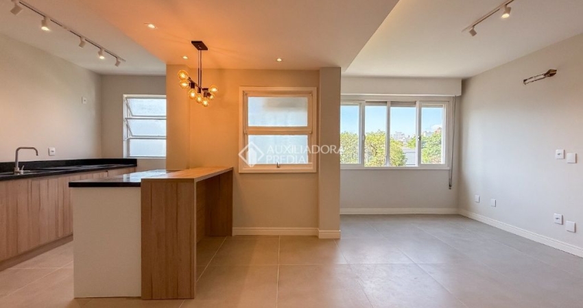 Apartamento com 2 dormitórios/quartos, garagem e churrasqueira no bairro Auxiliadora.