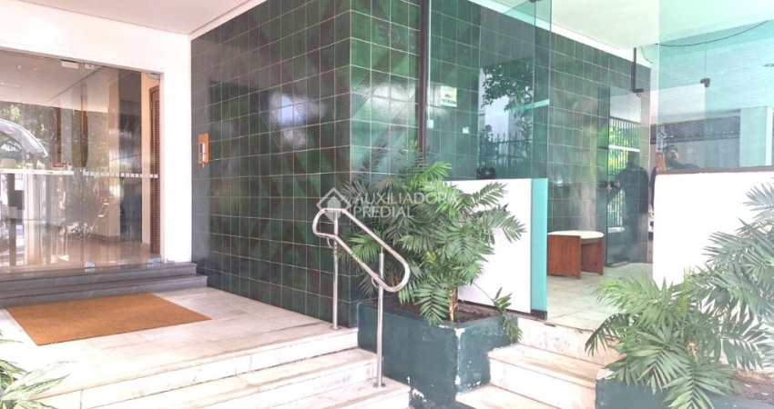 Apartamento com 2 dormitórios e garagem no Bom Fim