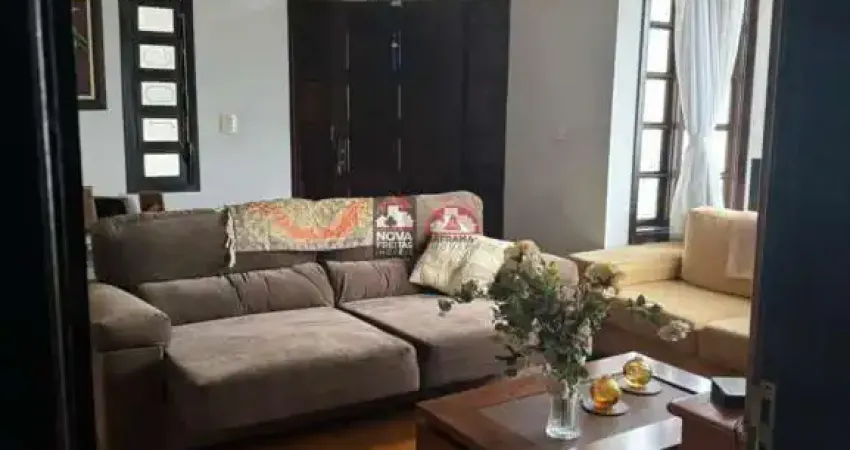 Casa com 4 quartos para alugar na Rua Ramses II, 318, Vila Zezé, Jacareí