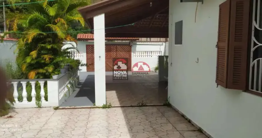 Bela casa avarandada, mobiliada, disponível para venda no Bairro Martim de Sá. Oportunidade Única de morar no bairro mais procurado de Caraguatatuba!