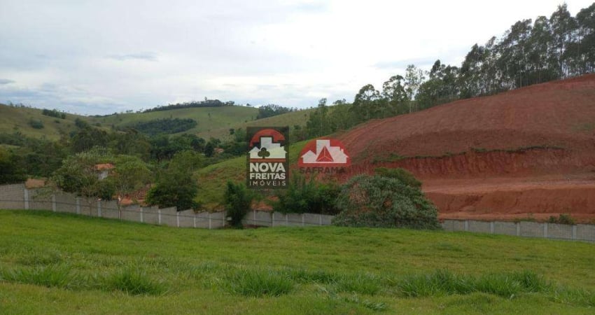 Terreno Padrão em Condomínio em Jambeiro