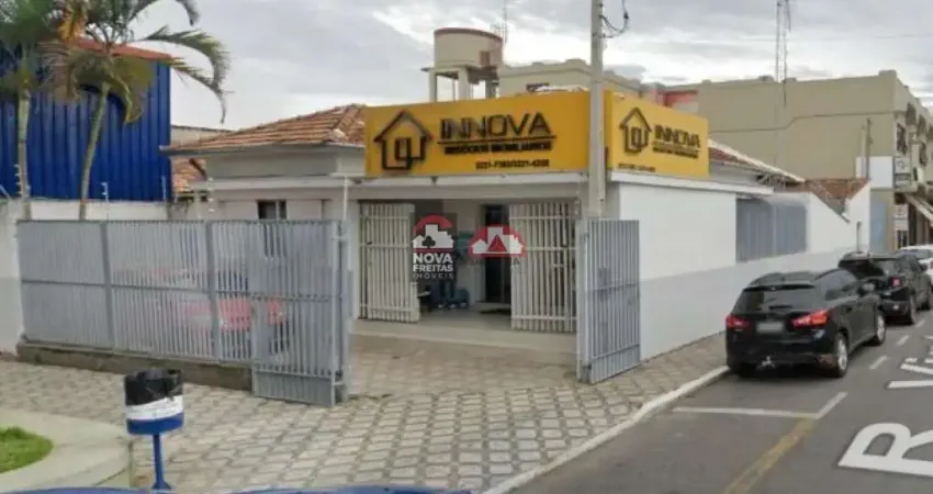 CASA COMERCIAL À VENDA NO CENTRO DE CAÇAPAVA 4 SALAS, RECEPÇÃO E 3 BANHEIROS
