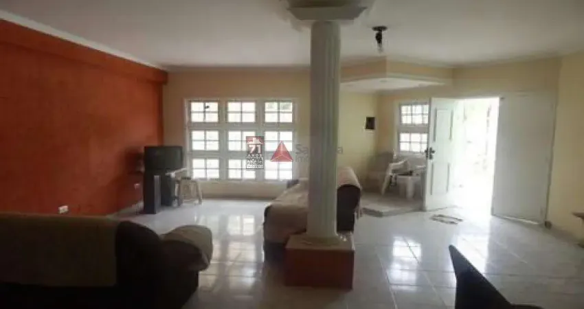 Casa Sobrado Padrão em Caraguatatuba