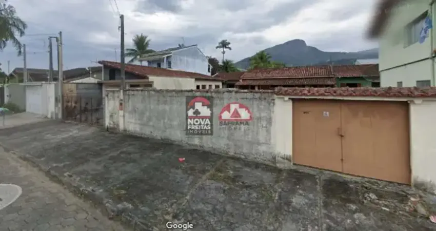 Venda de Casa - Padrão no bairro Indaiá em Caraguatatuba/SP