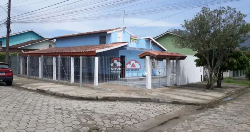 Casa com 2 quartos à venda na Rua Itapoan, Martim de Sá, Caraguatatuba