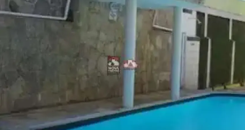 Oportunidade de ter seu imóvel frente mar com 2 dormitórios, 2 wcs, 1 vaga de garagem, área de garagem e fundos privativos.