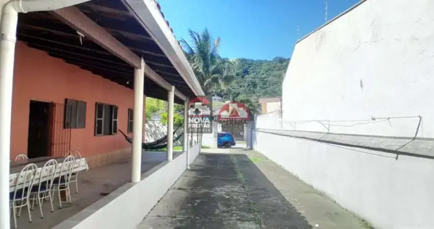 Casa à Venda 4 Dormitórios no Jd. Terralão/Caraguatatuba