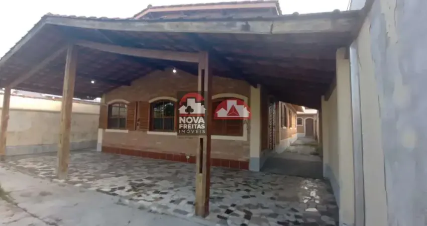 Casa térrea, com edícula no bairro Jd Primavera, região central de Caraguatatuba