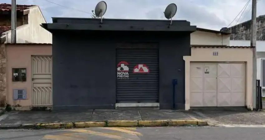 Casa à Venda com Ponto Comercial - Bairro São Benedito, Pindamonhangaba