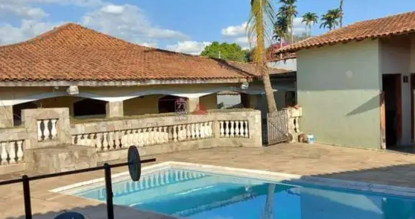 Casa com 3 quartos à venda na Rua Padre Estevão Maria, 242, Santana, Pindamonhangaba