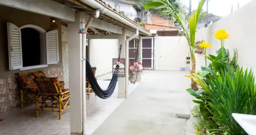 Casa com 4 quartos à venda na Rua Benedito Alves, 51, Sumaré, Caraguatatuba