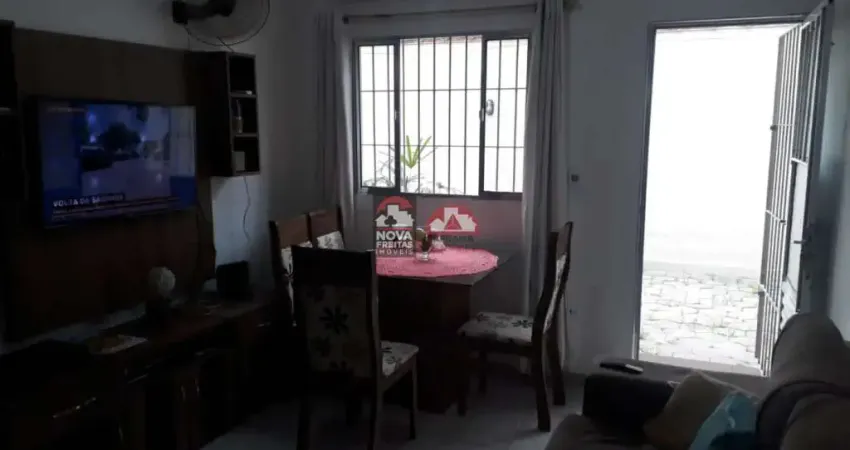Excelente Oportunidade Vendo  casa em condomínio na Martim de Sá a poucos metros da praia!