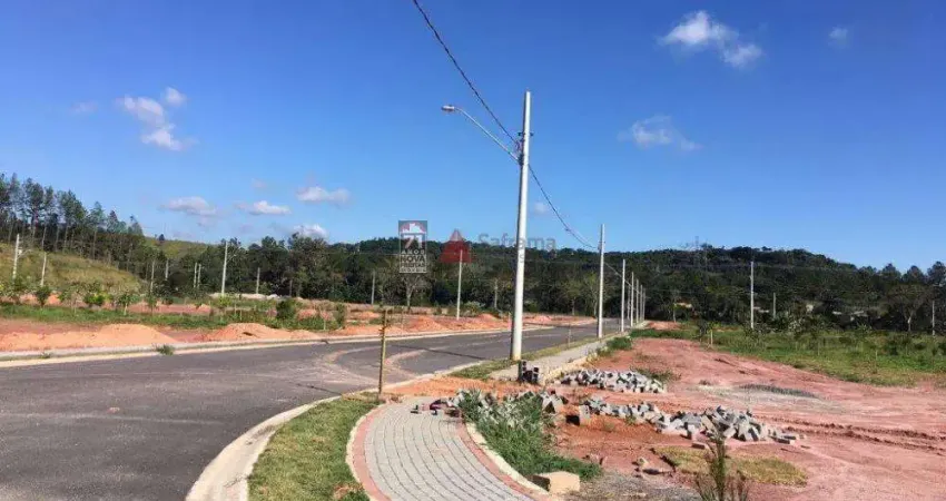 Terreno Padrão em Condomínio em Guararema