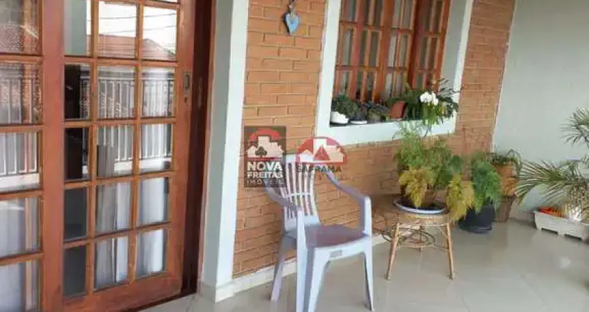 Casa Sobrado com ponto Comercial em Pindamonhangaba
