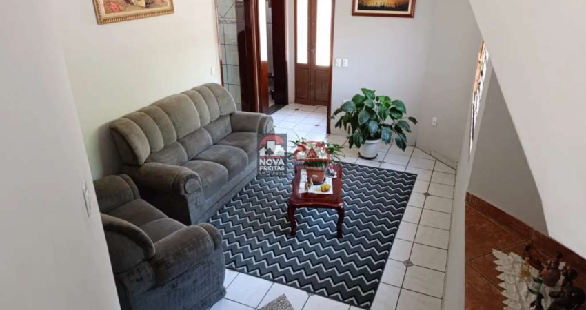 Sobrado à Venda no Jardim Rosely em Pindamonhangaba