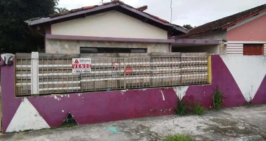 Casa com amplo terreno de 420m² ? 3 dormitórios e excelente potencial!