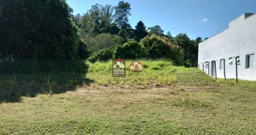 Terreno Padrão em Condomínio em Jambeiro