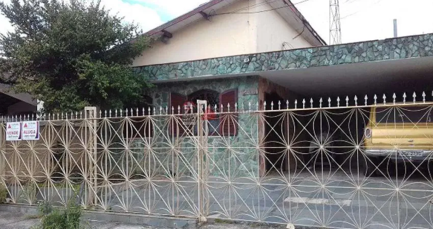 CASA | Ampla e Conservada com 3 Suítes e Edícula em São José dos Campos