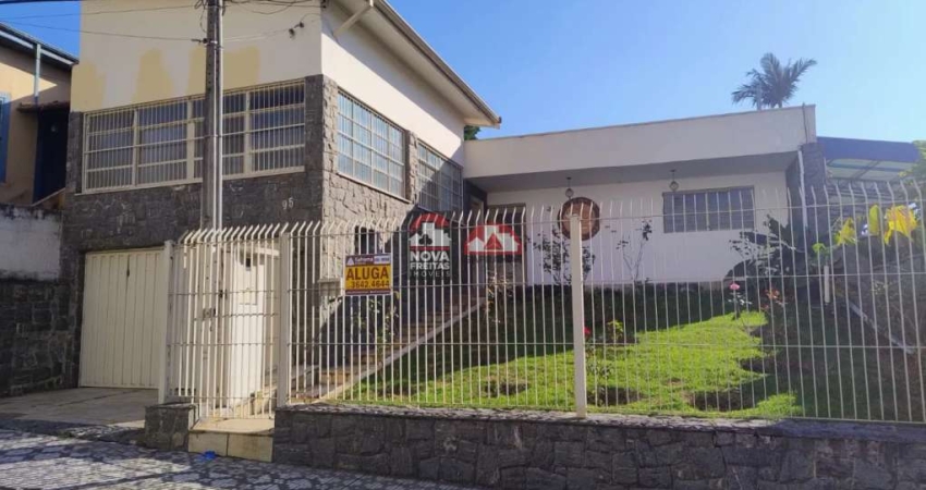Casa no Centro de Pindamonhangaba!