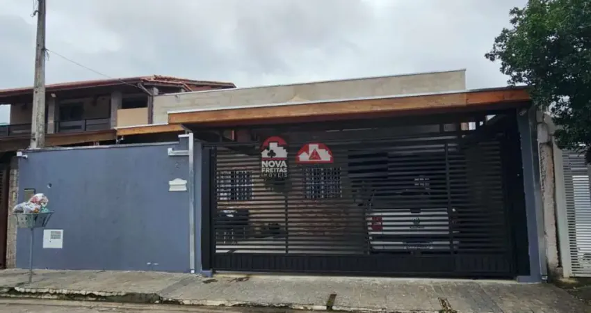 Excelente casa no coração do bairro, próximo a comércios, ponto de ônibus, etc.
