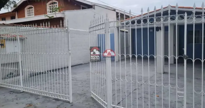 Casa à Venda com 2 dormitórios no Vista Verde em SJC