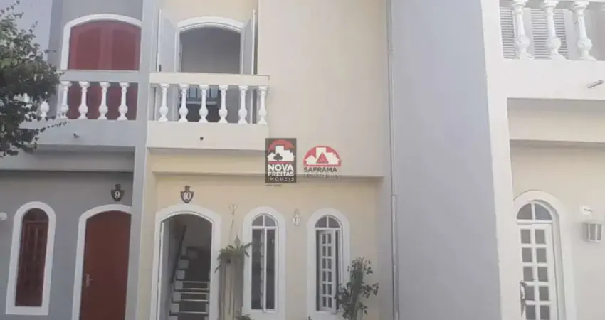 Sobrado em Condomínio com 2 Dormitórios 2 Banheiros a Venda na Prainha - 450 metros da praia
