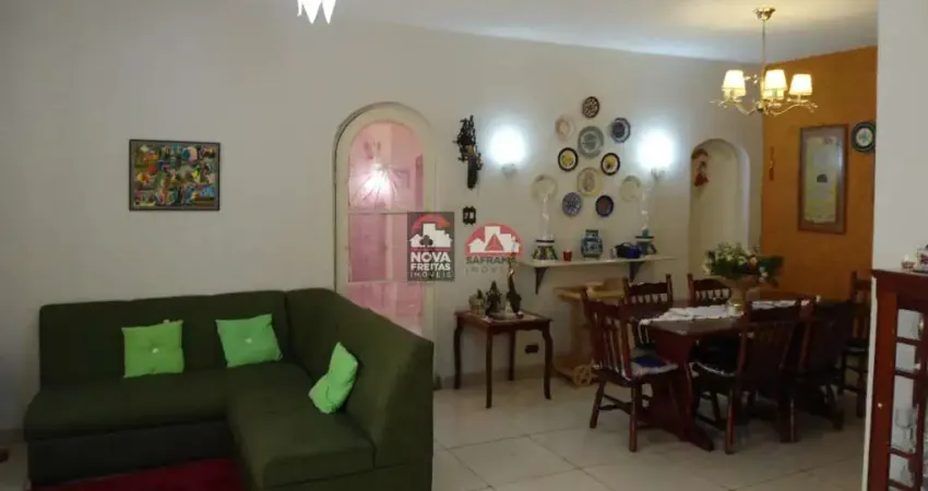 Casa com 3 quartos para alugar na Praça Leonidia Scavone, 62, Centro, Jacareí