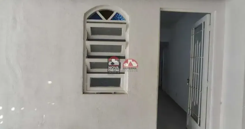 Casa com 2 quartos para alugar na Rua Queluz, 607, Sumaré, Caraguatatuba