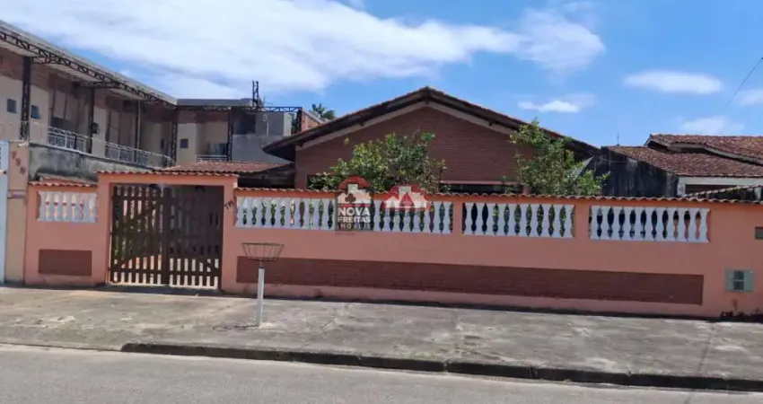 Casa grande e espaçosa pra locação, proximo a praia do aruan.