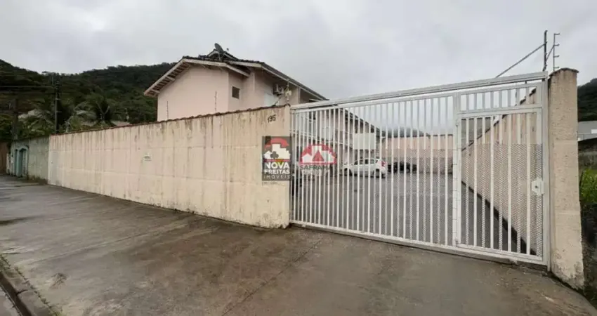 Sobrado para locação - 2 dormitórios - bairro cidade jardim - caraguatatuba