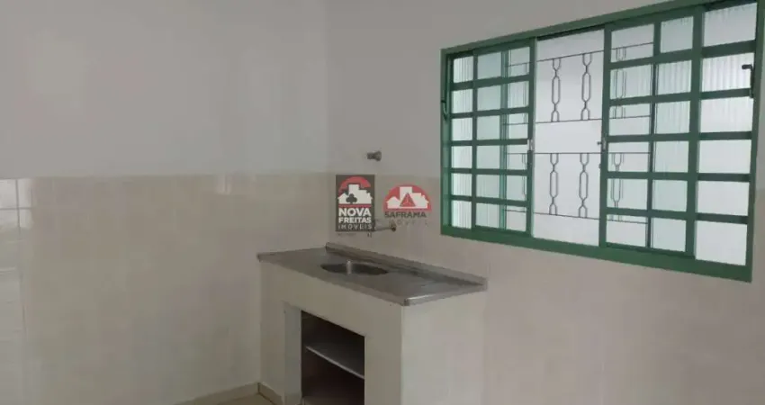 Casa com 2 quartos para alugar na Rua Monteiro Lobato, Fundos, 469, Santana, São José dos Campos