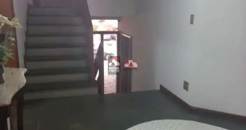 Casa com 3 quartos para alugar na Rua Barão de Cocais, 184, Condomínio Bosque Imperial, São José dos Campos