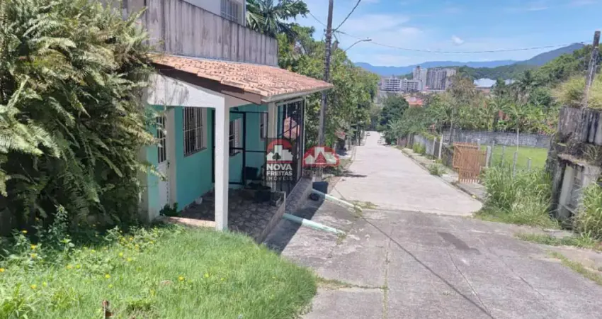 Casa com 2 quartos para alugar na Rua Jacymar Gonzaga, 224, Martim de Sá, Caraguatatuba