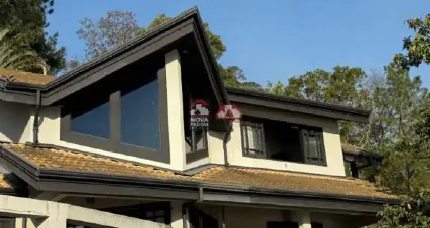 Casa para Venda e Locação no Condomínio Recanto dos Pássaros em Jacareí