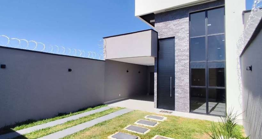 Casa à Venda em Cardoso Continuação: 3 Suítes, 262m² - Aparecida de Goiânia