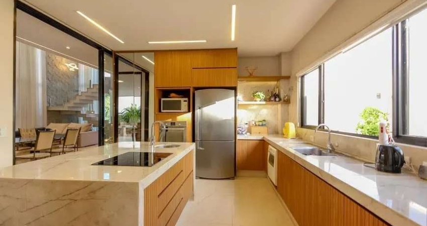 Casa de Condomínio à Venda no Goiânia Golfe Clube, 420m², 4 Suítes