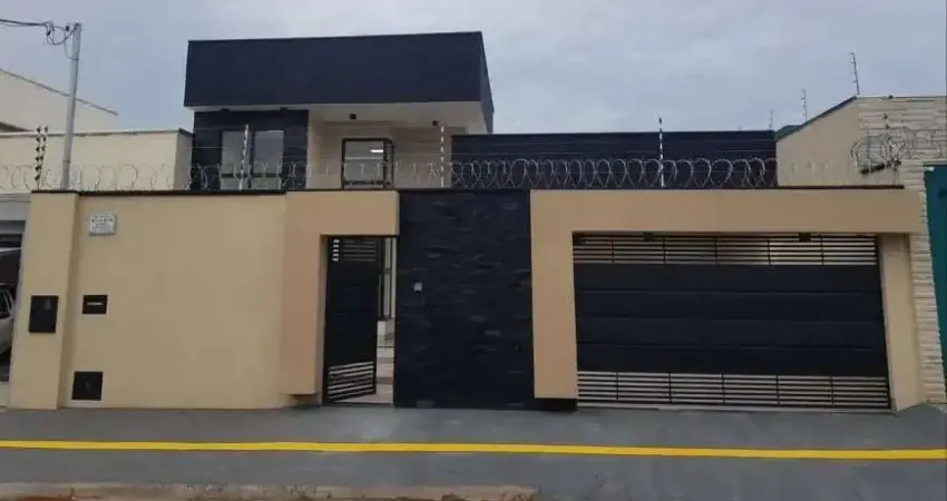 Casa à Venda no Moinho dos Ventos, Goiânia: 3 Suítes, 196m²