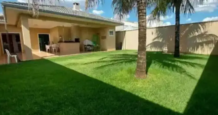 Casa à Venda no Setor Faiçalville, 4 Suítes, 250m² - Goiânia