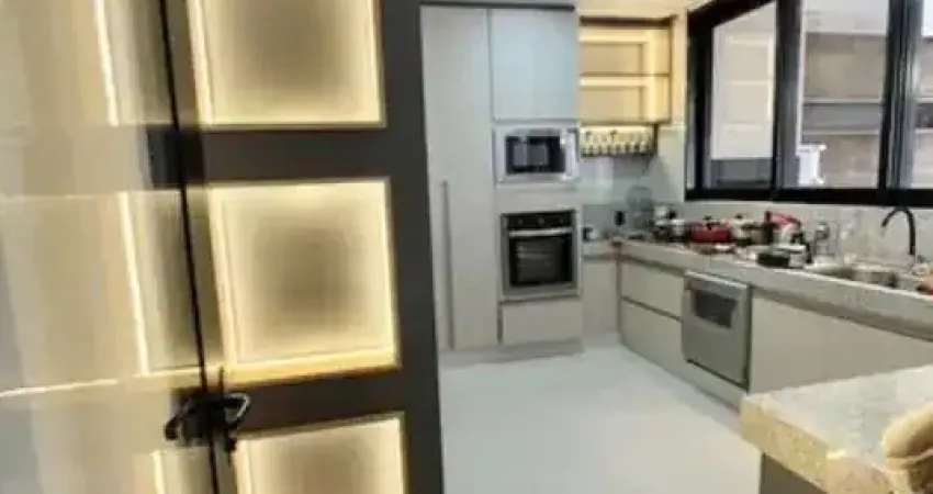 Casa de Condomínio à Venda no Jardins Madri, Goiânia – 5 Suítes