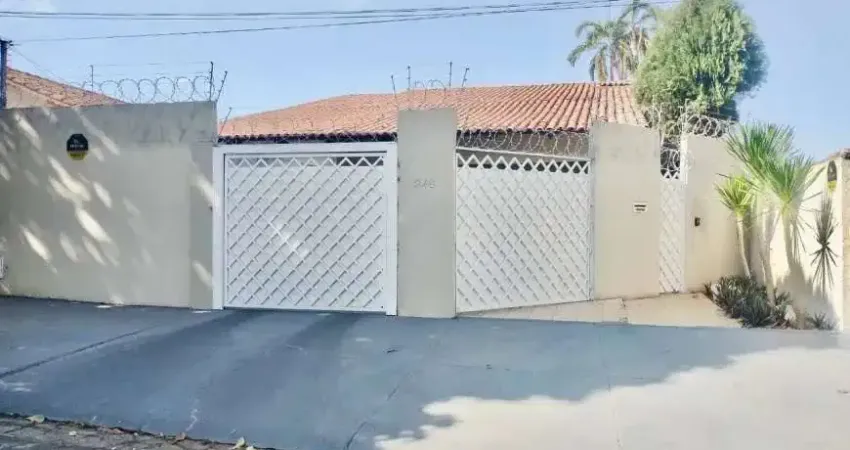 Casa à Venda em Jardim América, Goiânia - 4 Quartos, 200m²