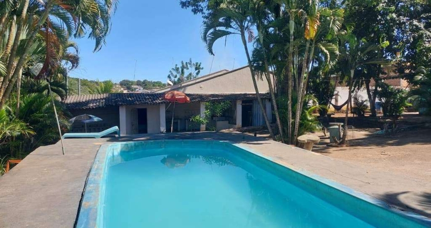Casa à Venda no Retiro do Bosque, 1200m², 3 Quartos, Aparecida de Goiânia